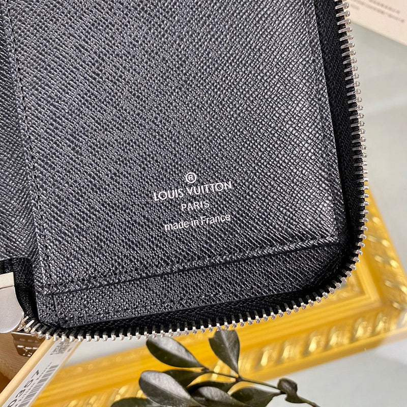 LOV - Luxurious Totes - 1671