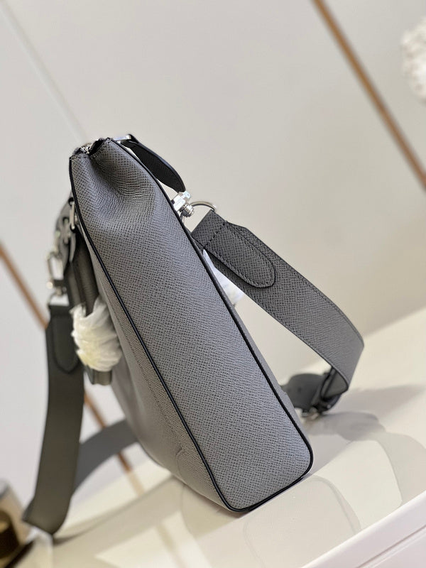 LOV - Luxurious Totes - 958