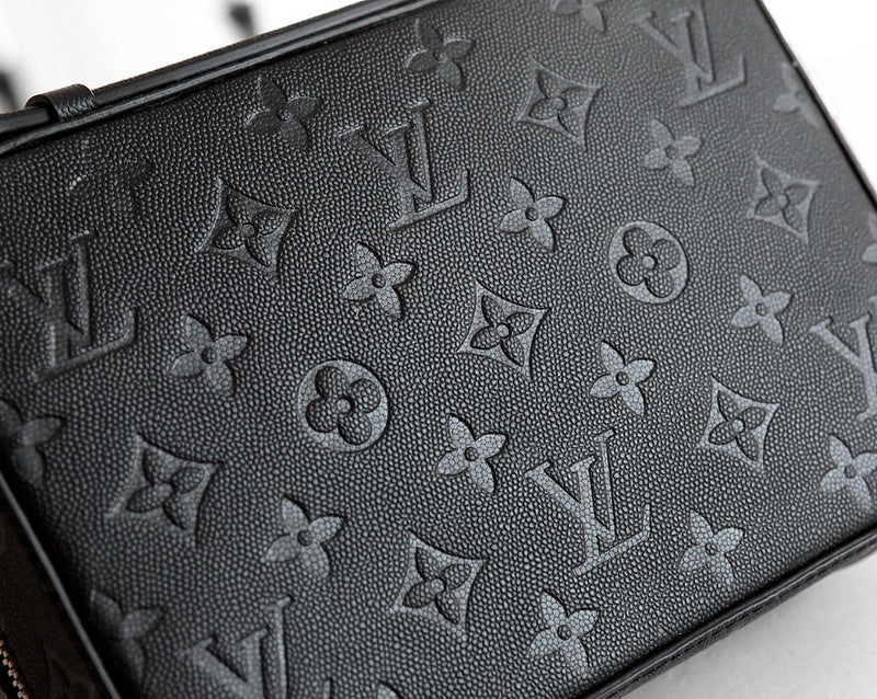 LOV - Luxurious Totes - 903