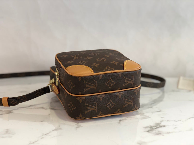 LOV - Luxurious Totes - 919