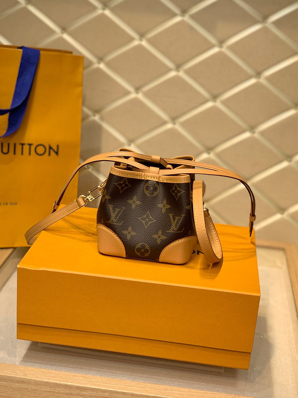 LOV - Luxurious Totes - 1843