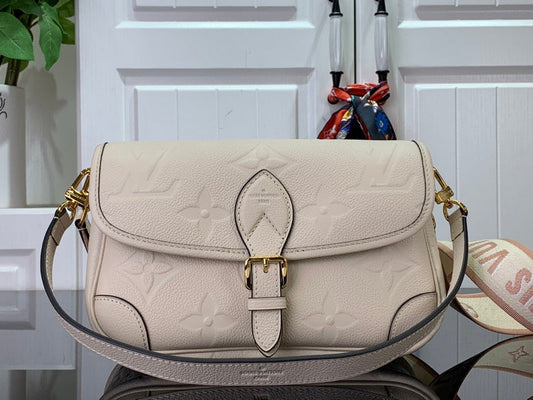 LOV - Luxurious Totes - 514