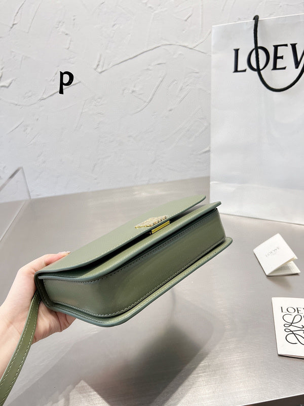 Luxurious Totes - LW-CH Bags - 046