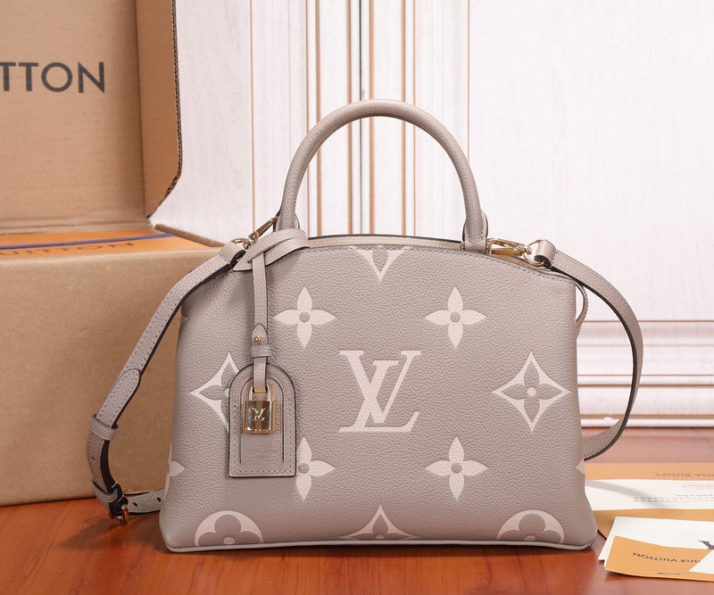 LOV - Luxurious Totes - 1657