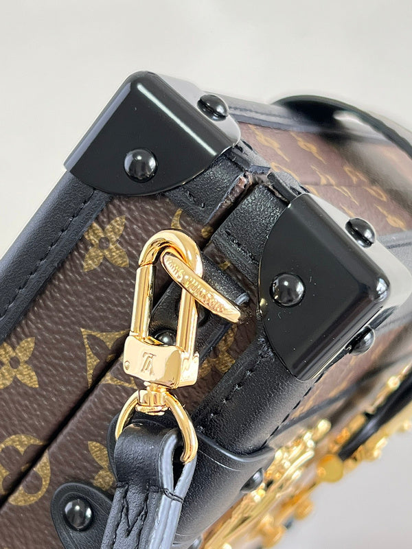 LOV - Luxurious Totes - 1665