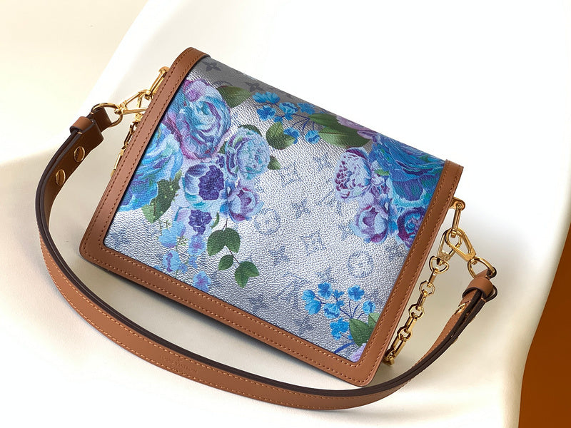 LOV - Luxurious Totes - 1086