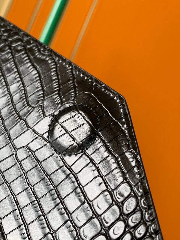 Luxurious Totes - Latest - 8105
