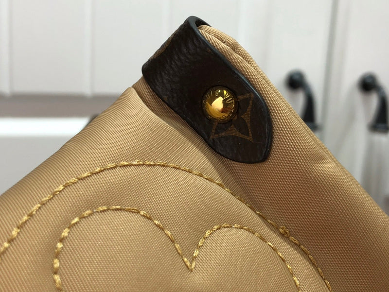 LOV - Luxurious Totes - 2107