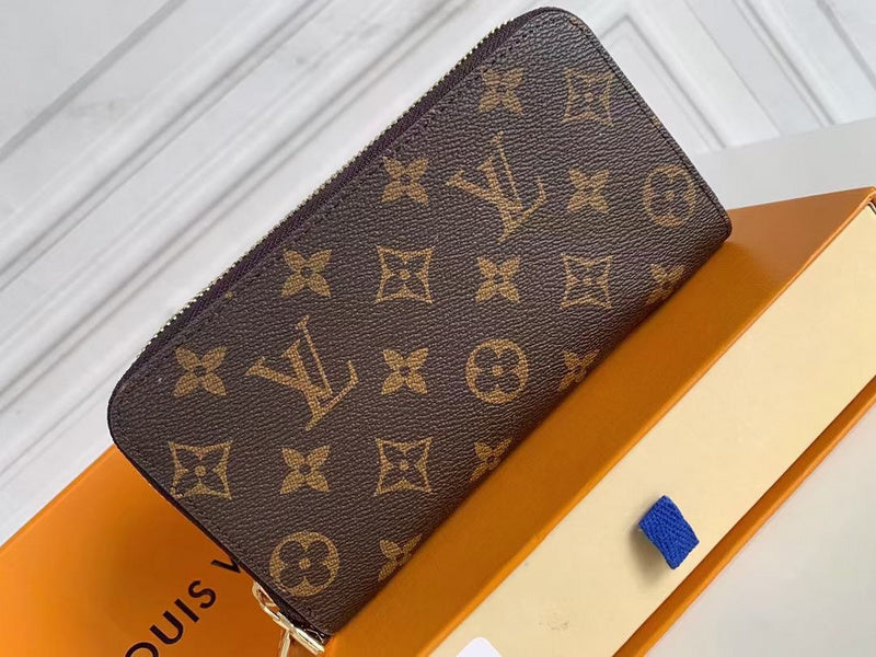 LOV - Luxurious Totes - 2558
