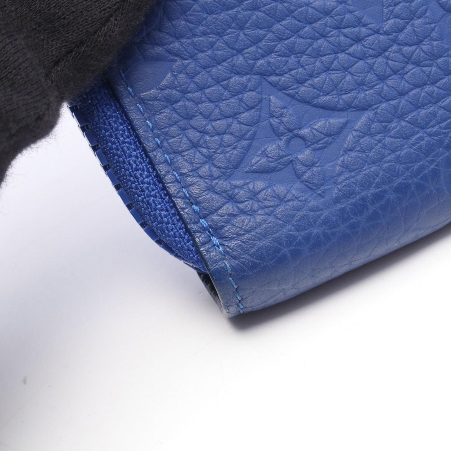Louis Vuitton Round Wallet Zippy Vertical Monogram Taurillon Blue Leather