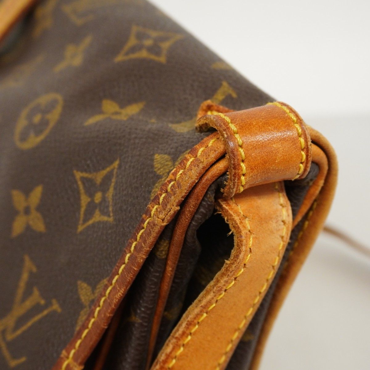 Louis Vuitton Shoulder Bag Monogram Saumur 30 Brown