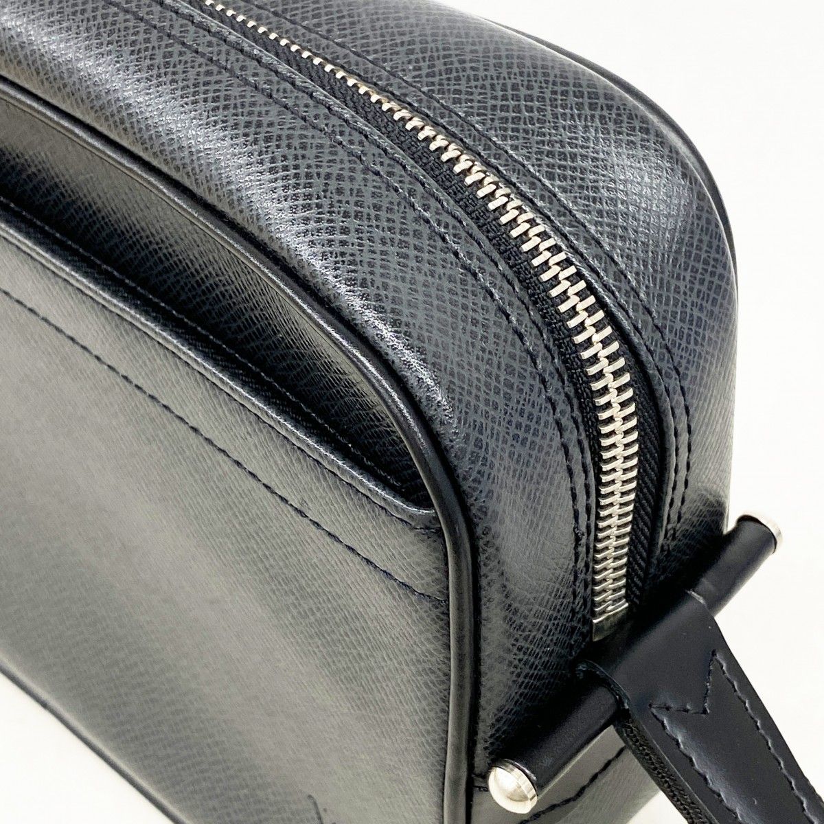 Louis Vuitton Clutch Taiga Ardoise