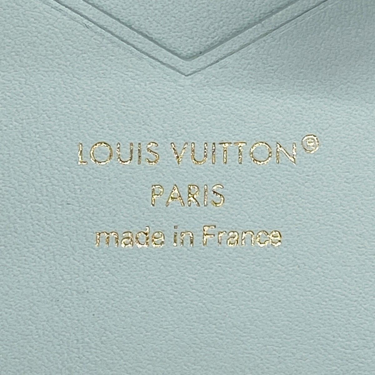 Louis Vuitton Wallet Taurillon LV Vertical Compact Galle