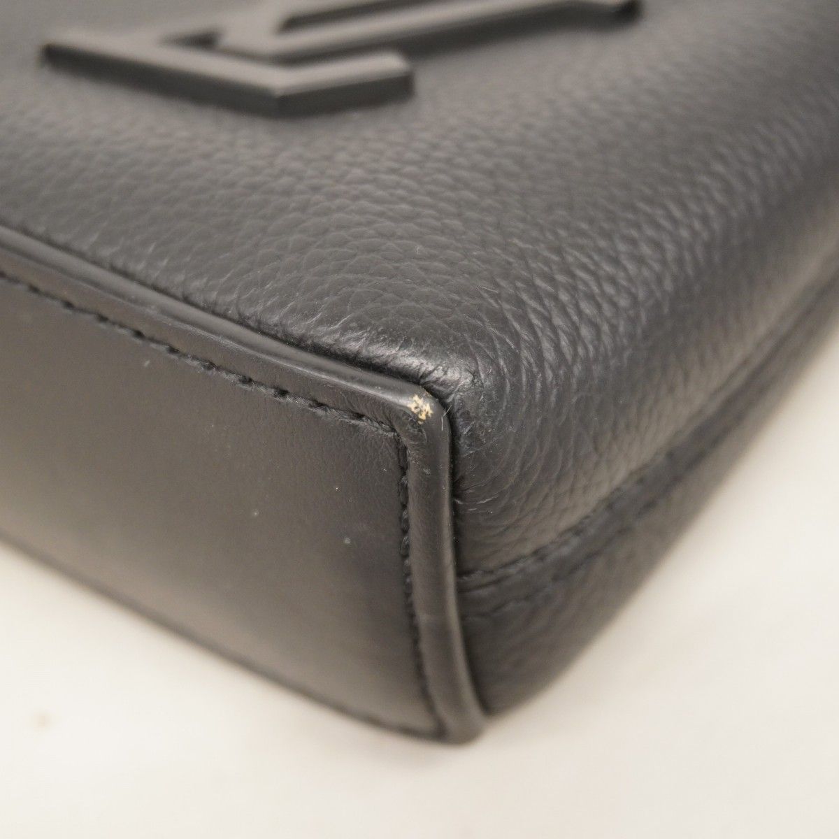 Louis Vuitton Clutch Aerogram Pochette iPad Noir