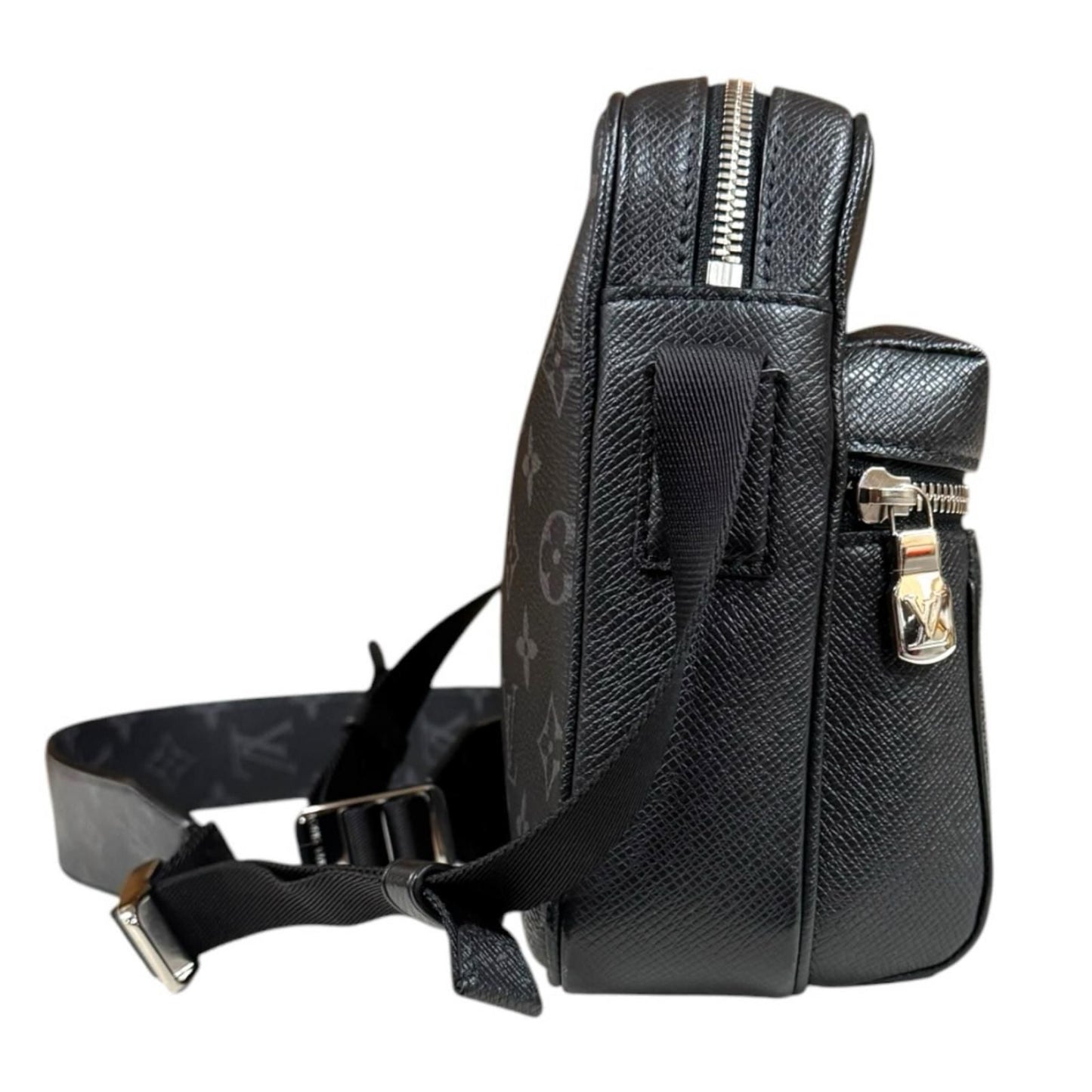 Louis Vuitton Outdoor Messenger PM Taigarama Shoulder Bag Taiga Leather Black