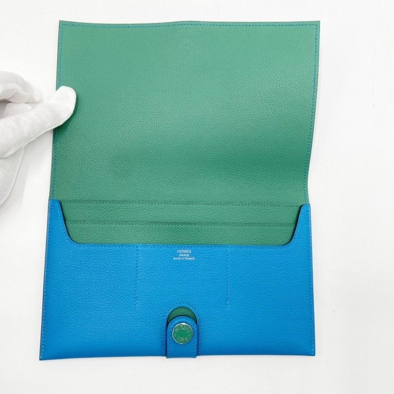 Hermes Wallet Toutenmain Blue Green Silver Display