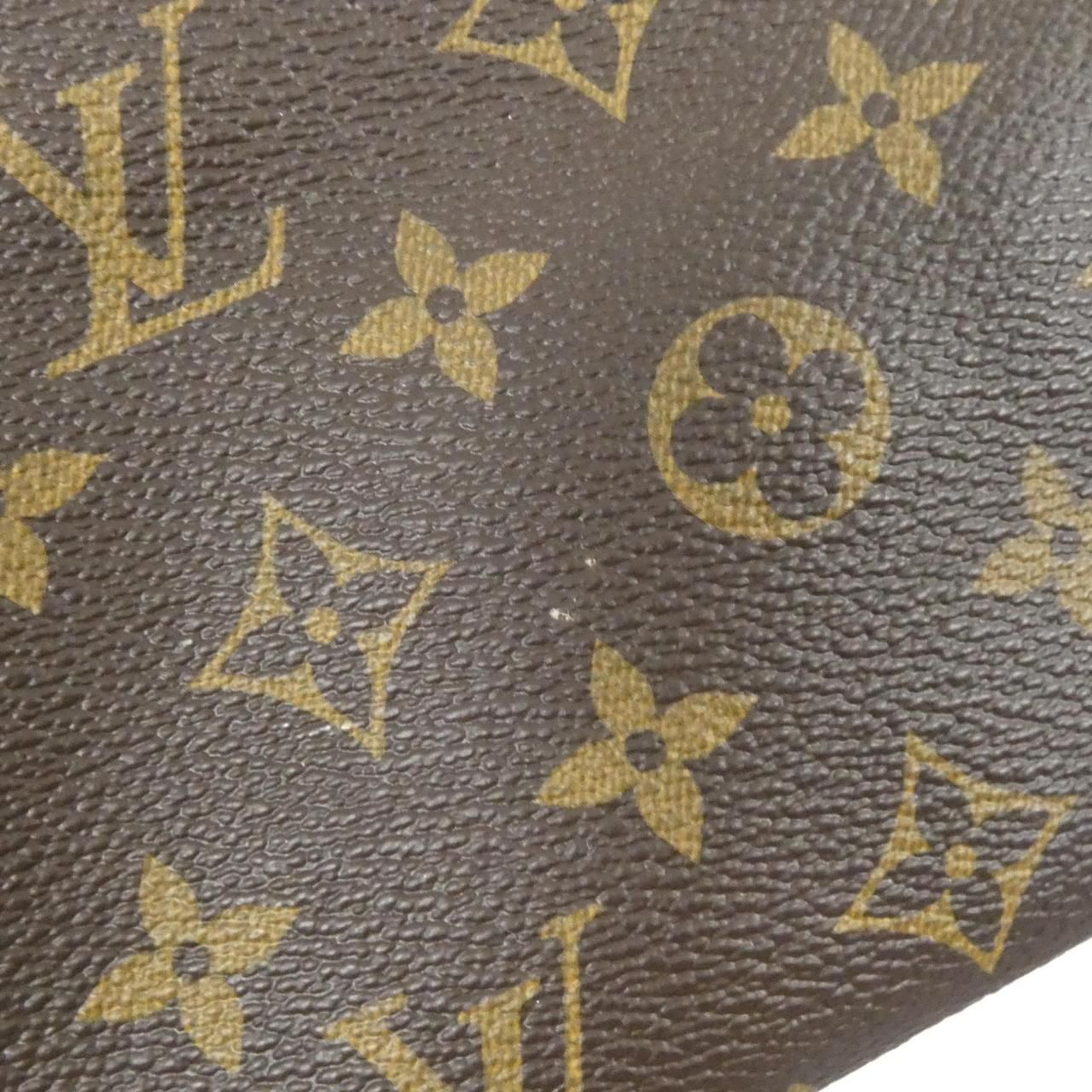 Louis Vuitton Monogram Artsy MM Shoulder Bag
