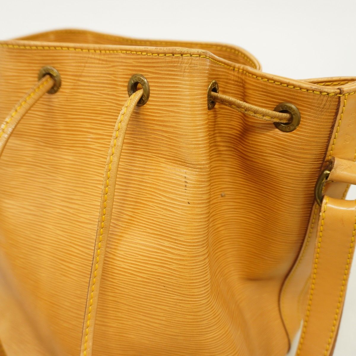 Louis Vuitton Shoulder Bag Epi Petit Noe Winnipeg Beige