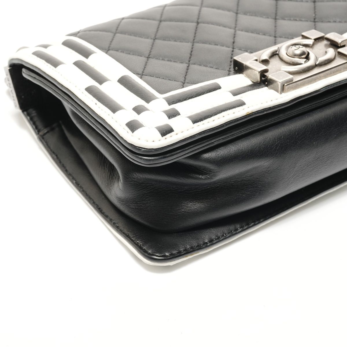 Chanel Shoulder Bag Boy No 19