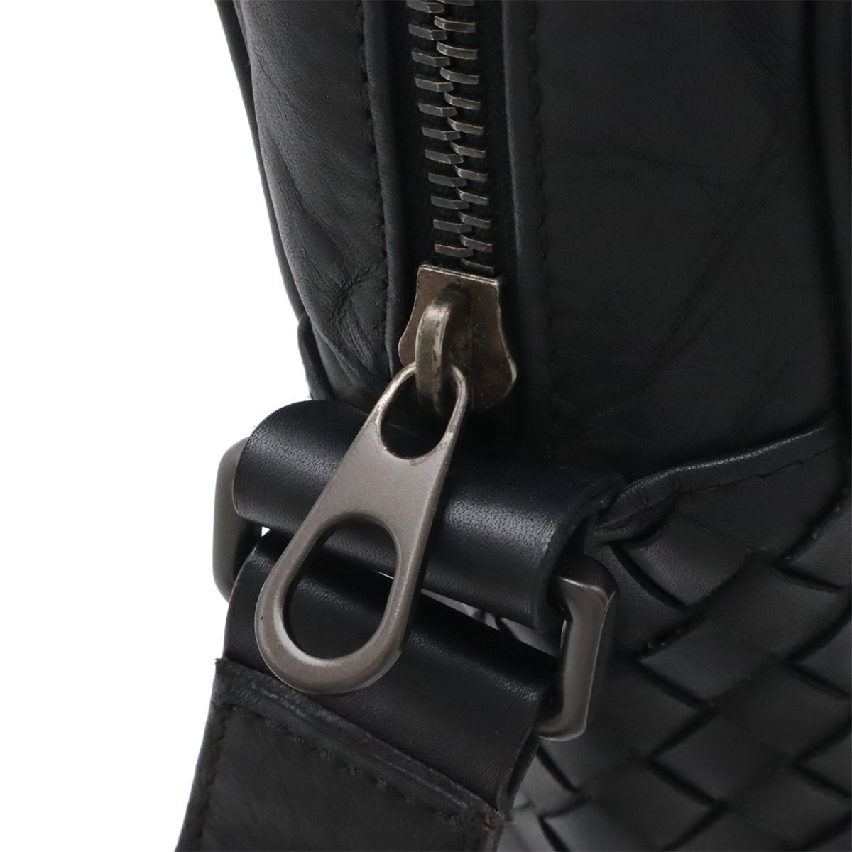 Bottega Veneta Intrecciato Shoulder Bag Pochette Leather Black