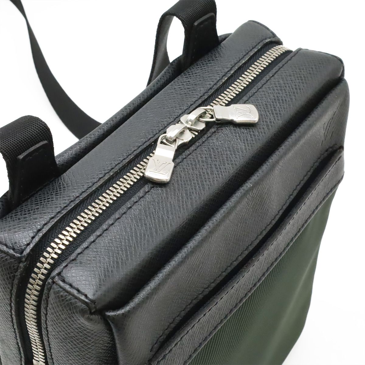 Louis Vuitton Taiga Sayan Shoulder Bag Crossbody Leather Canvas Ardoise Black