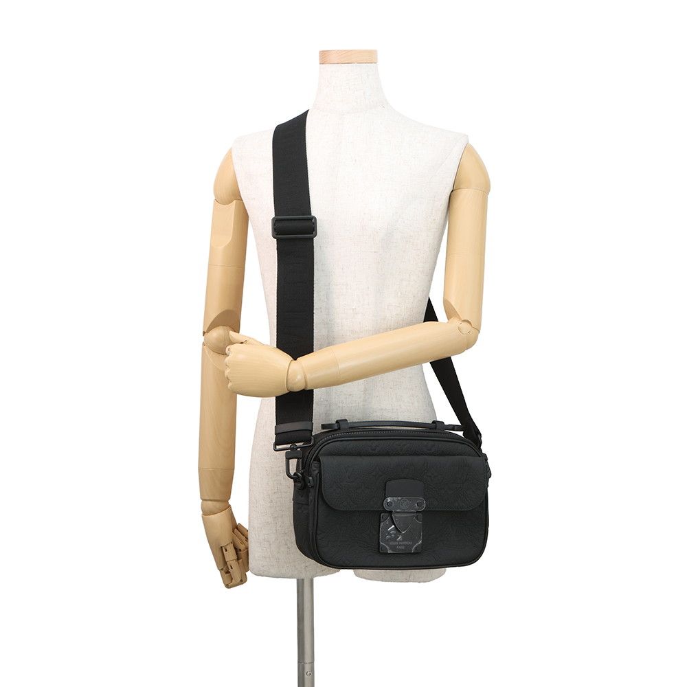 Louis Vuitton Shoulder Bag Monogram Taurillon S Lock Messenger Black