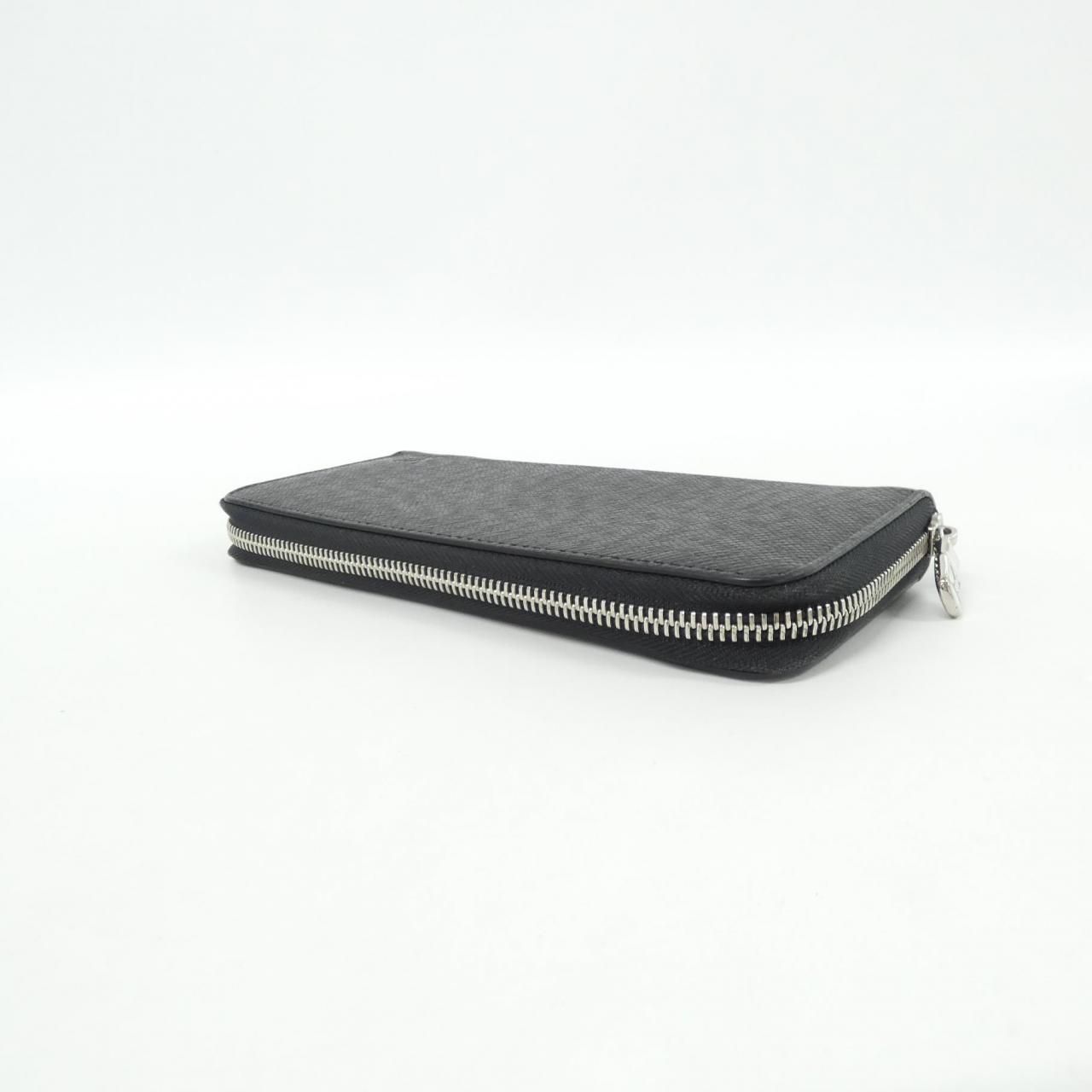 Louis Vuitton Taiga Zippy Wallet Horizontal