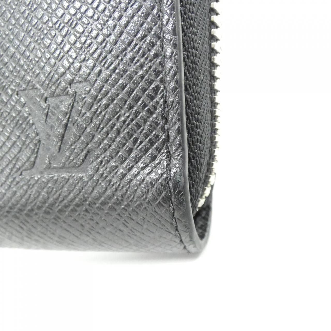 Louis Vuitton Taiga Zippy Wallet Horizontal