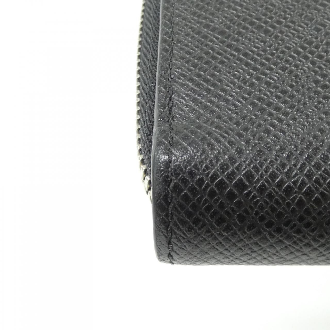 Louis Vuitton Taiga Zippy Wallet Horizontal