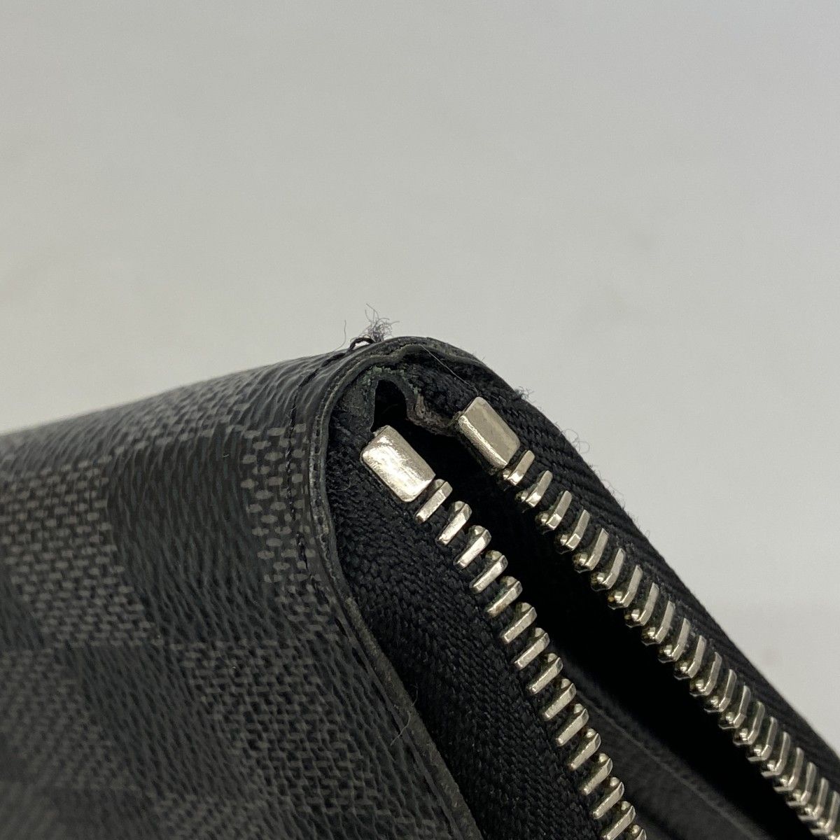 Louis Vuitton Wallet Damier Graphite Zippy Vertical Black