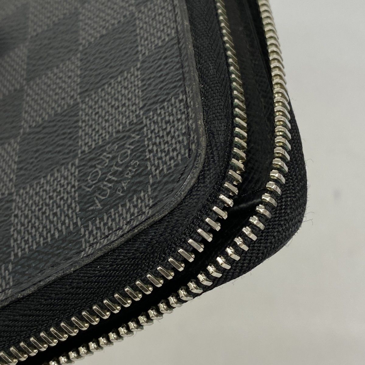 Louis Vuitton Wallet Damier Graphite Zippy Vertical Black