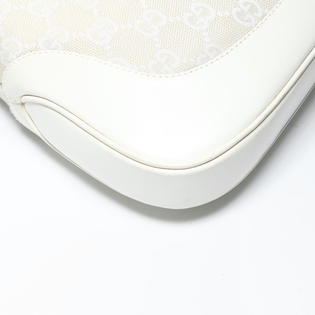Gucci Shoulder Bag GG Canvas Jackie
