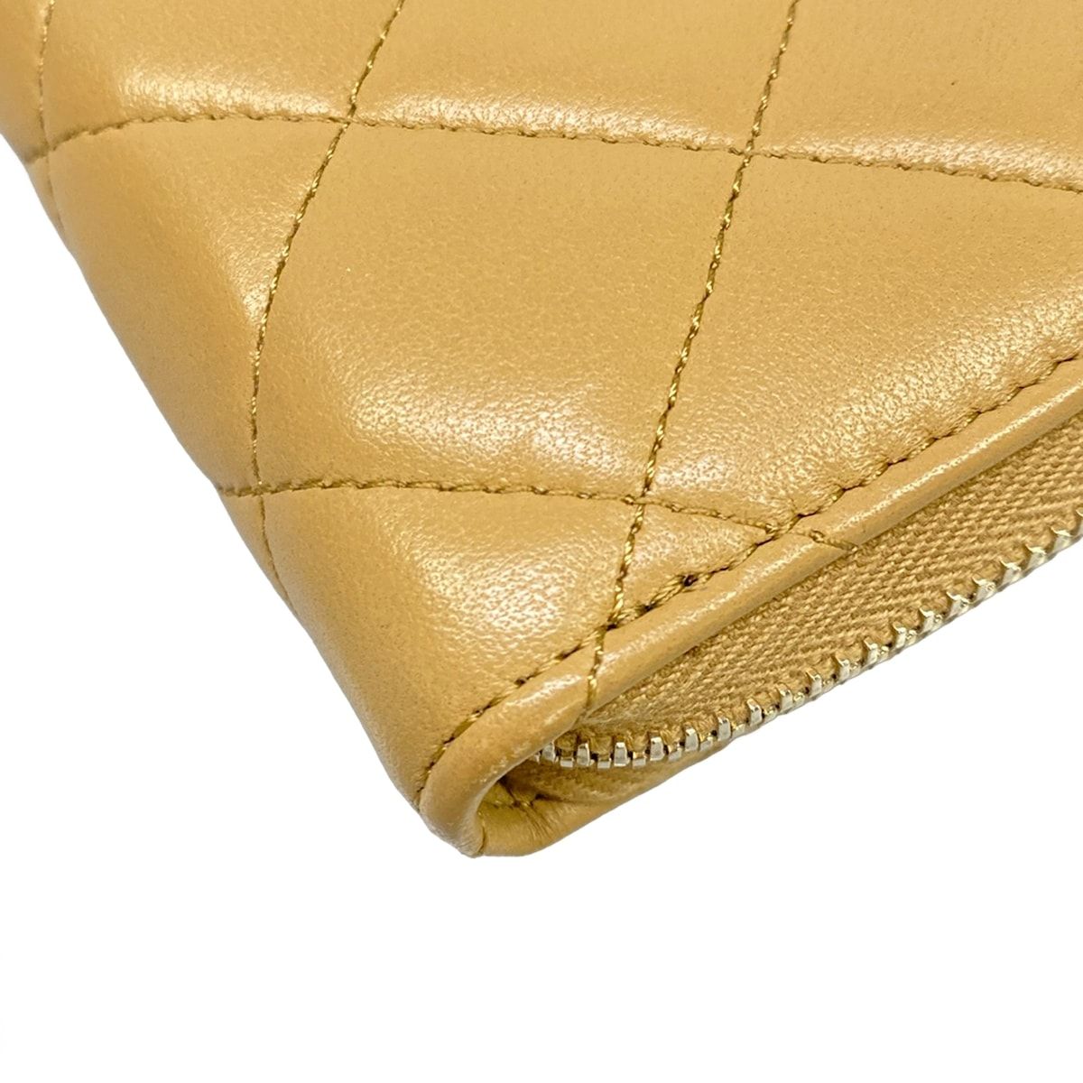 Chanel Coin Case Classic Zip Purse Quilted Beige Gold Zip Around Lambskin