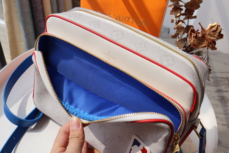 LOV - Luxurious Totes - 2582