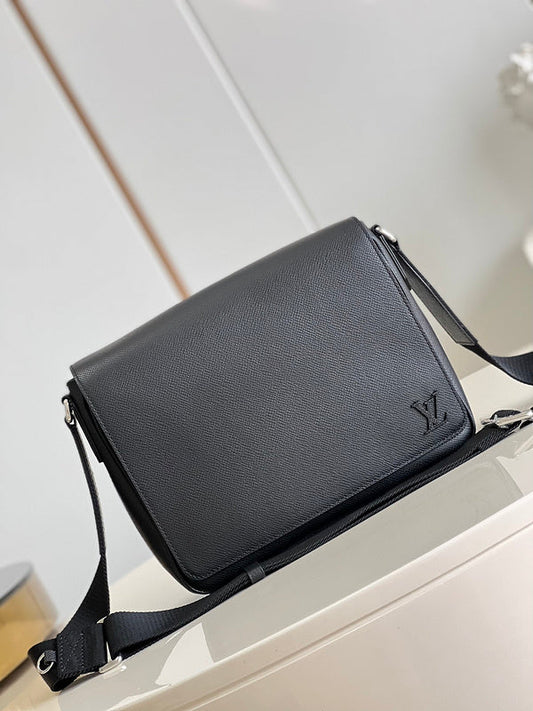 LOV - Luxurious Totes - 1029