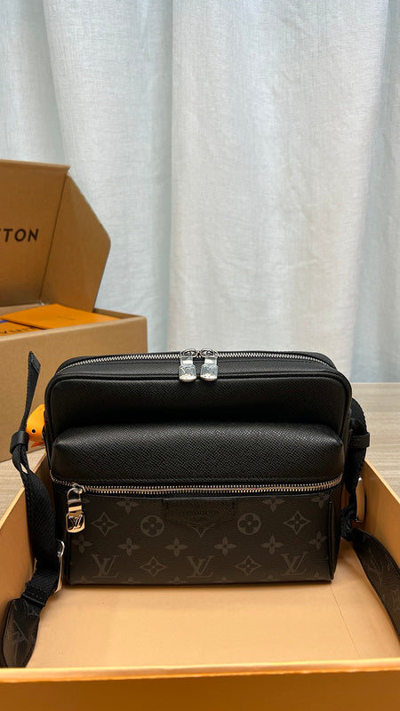 LOV - Luxurious Totes - 699