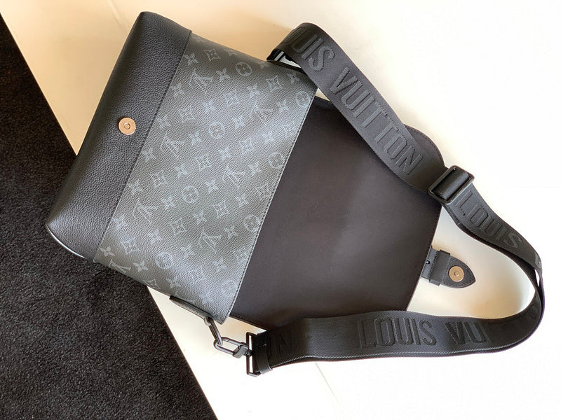 LOV - Luxurious Totes - 1559