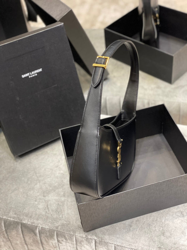 Luxurious Totes - Latest - 8340