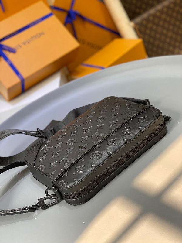 LOV - Luxurious Totes - 2323