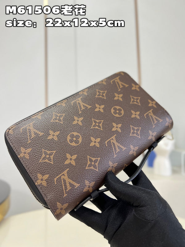 LOV - Luxurious Totes - 556
