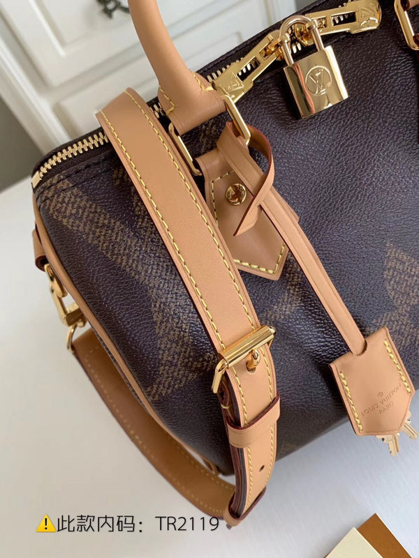 Luxurious Totes - Latest - 9706