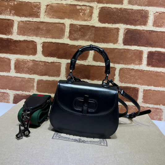 GUI - Luxurious Totes - 083