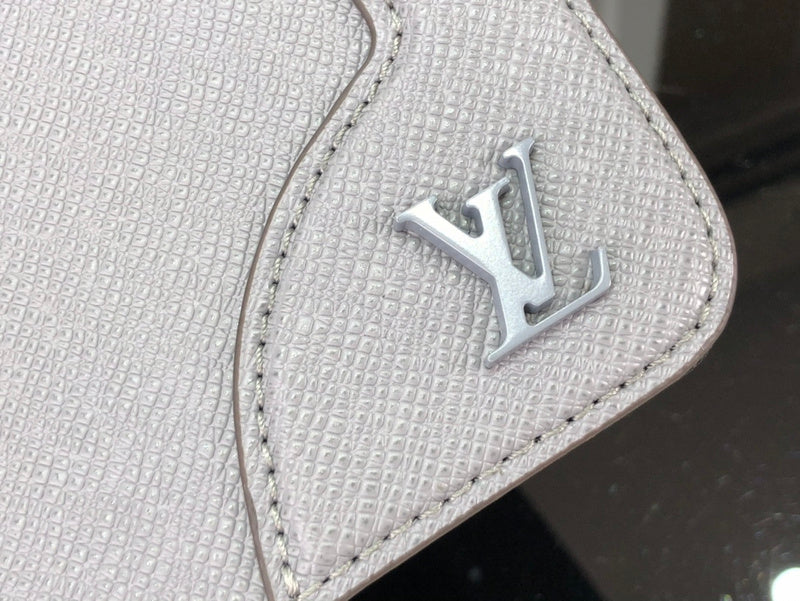 LOV - Luxurious Totes - 2238
