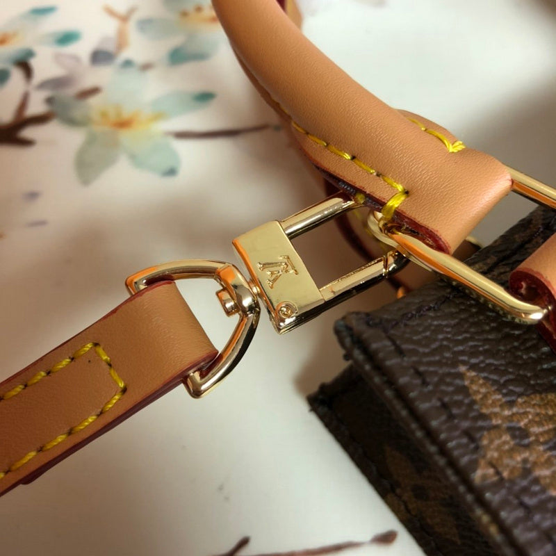 LOV - Luxurious Totes - 2640