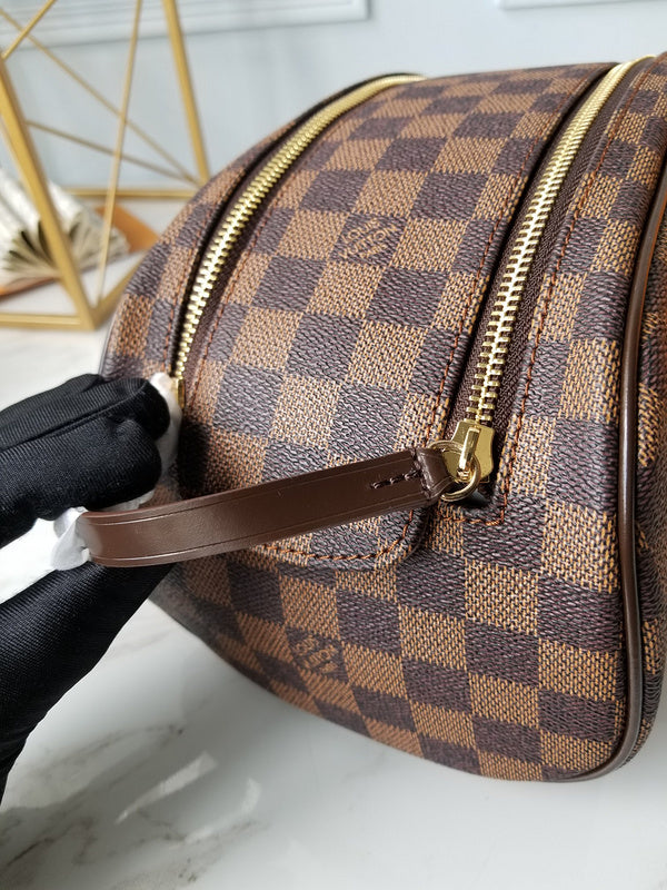 LOV - Luxurious Totes - 2331