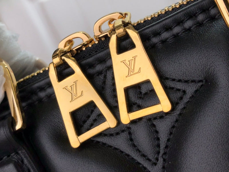 LOV - Luxurious Totes - 1587
