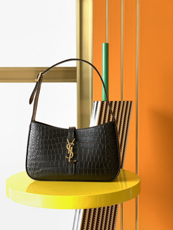 Luxurious Totes - Latest - 8888