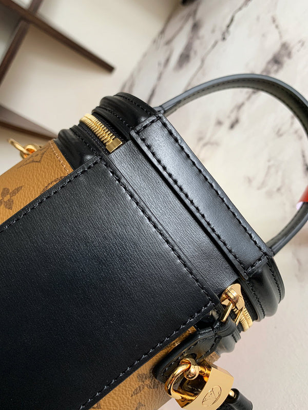 Luxurious Totes - Latest - 1868