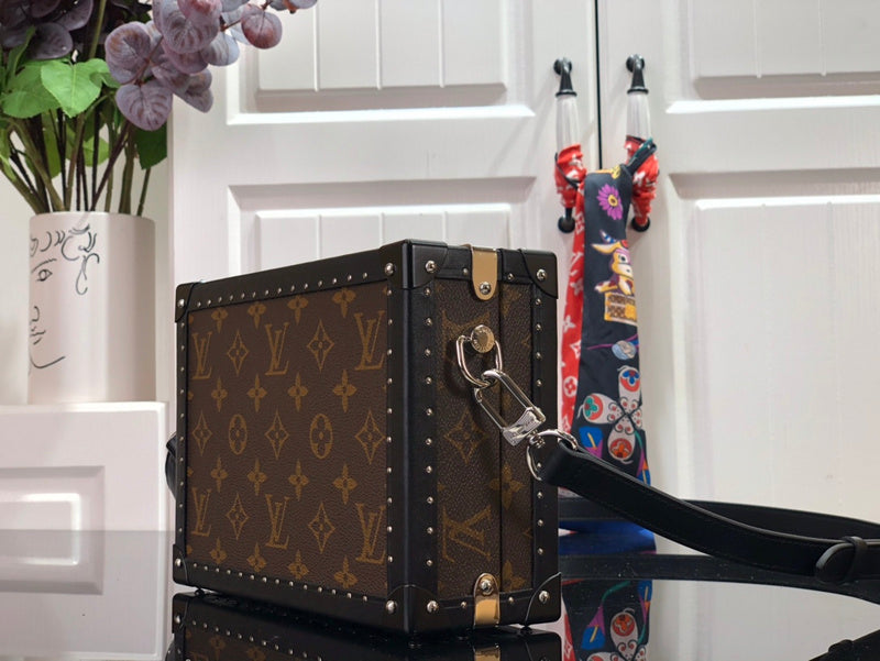 LOV - Luxurious Totes - 1346