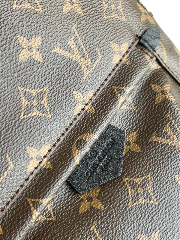 LOV - Luxurious Totes - 2011